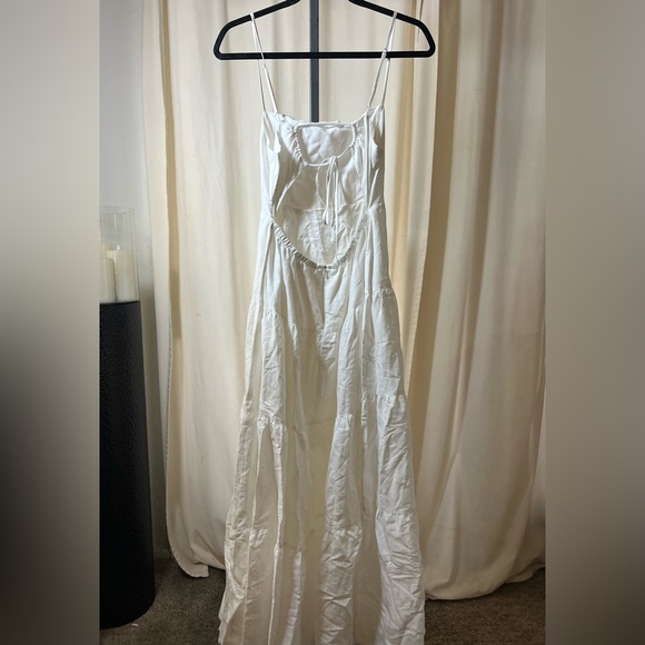 ASTR the Label Temecula Tiered Midi Dress  Sz Medium - Picture 3 of 4